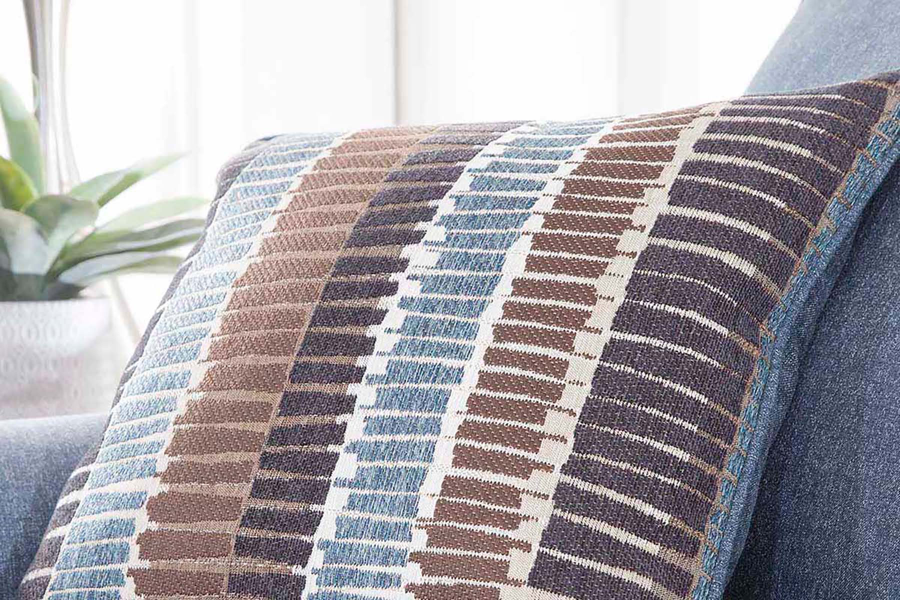 A330V8 Loveseat - Blue